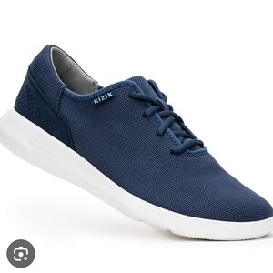 KIZIK Men's Navy Blue Sneakers SZ 10